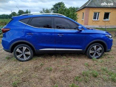 MG ZS EV 2020 синий - фото 9