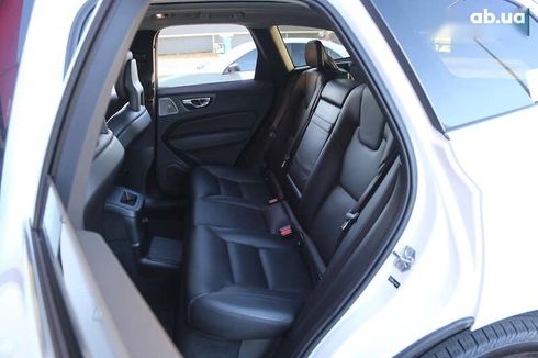 Volvo XC60 2018 - фото 10