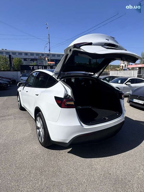 Tesla Model Y 2024 - фото 15