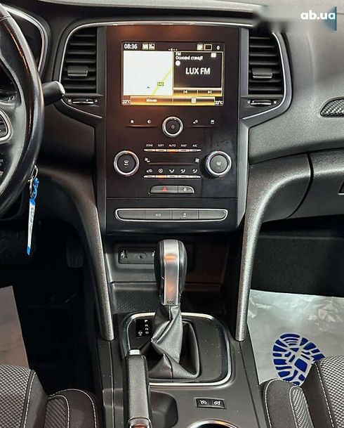 Renault Megane 2018 - фото 17