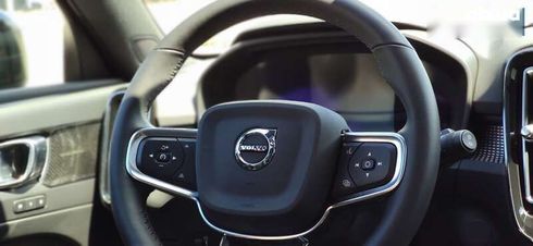 Volvo XC40 2021 - фото 28