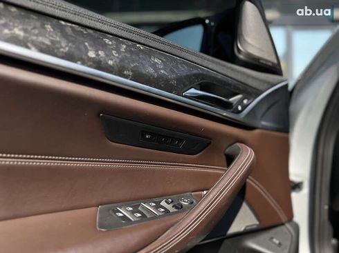 BMW 5 серия 2017 - фото 18