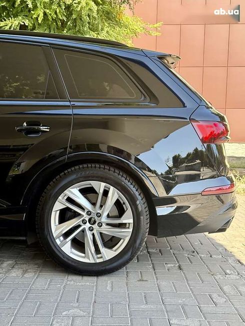 Audi SQ7 2021 - фото 20