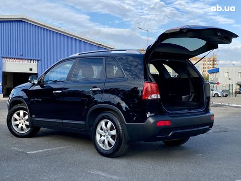 Kia Sorento 2010 черный - фото 8