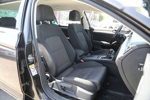 Volkswagen Passat 2018 - фото 10