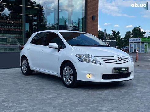 Toyota Auris 2011 - фото 7