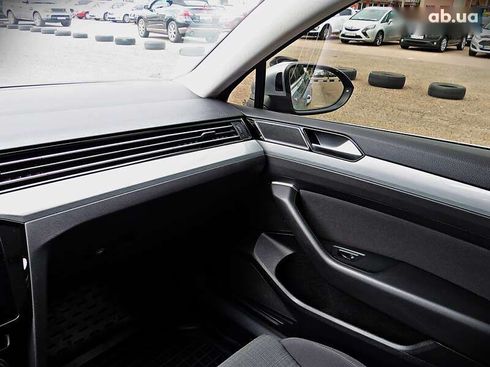 Volkswagen Passat 2020 - фото 16