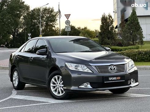 Toyota Camry 2011 - фото 3