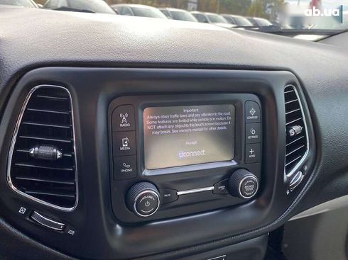 Jeep Compass 2017 - фото 16