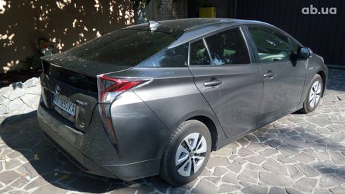 Toyota Prius 2017 серый - фото 7