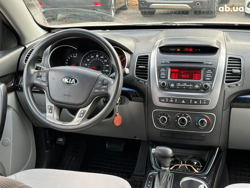 Kia Sorento 2014 серый - фото 26