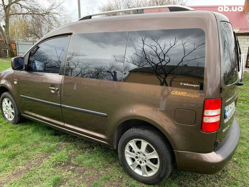 Volkswagen Caddy 2012 коричневый - фото 6
