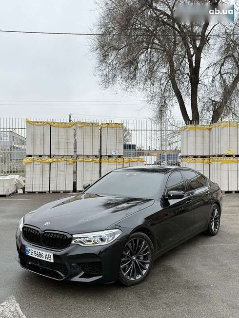 BMW 5 серия 2017 - фото 11