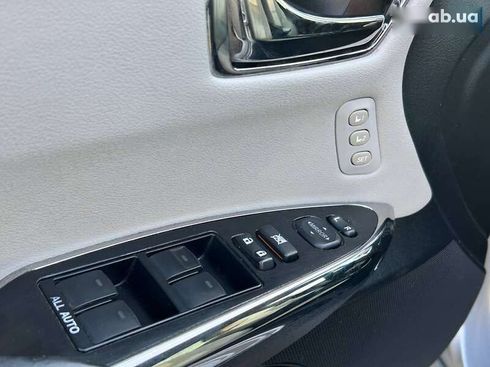 Toyota Avalon 2016 - фото 12