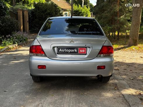 Mitsubishi Lancer 2005 серый - фото 8