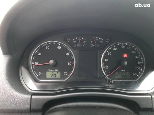 Volkswagen Polo 2005 красный - фото 17