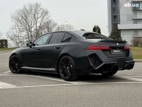 BMW M5 2024 - фото 10