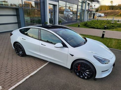 Tesla Model 3 2022 - фото 20