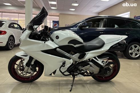 Honda VFR 2014 белый - фото 9
