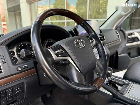 Toyota Land Cruiser 2020 - фото 26