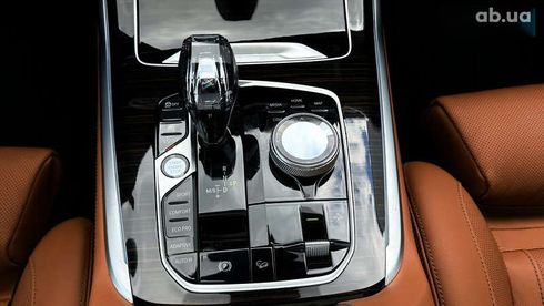 BMW X7 2021 - фото 19