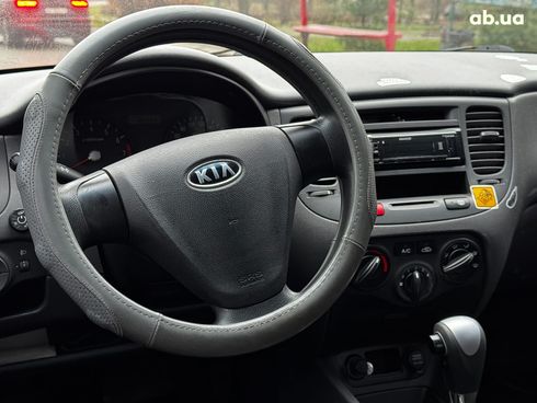 Kia Rio 2008 красный - фото 25