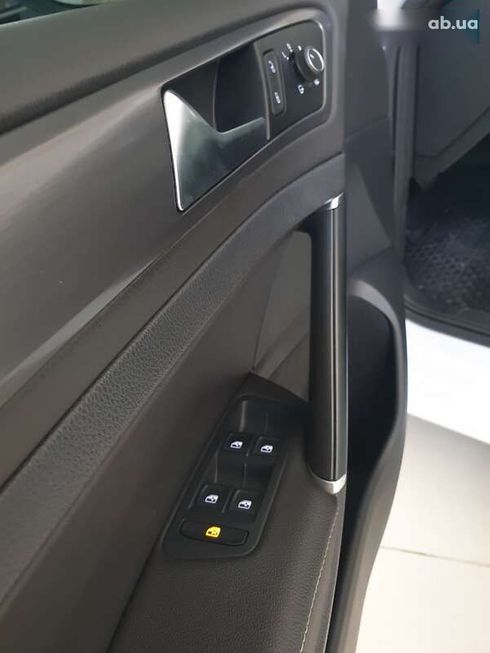 Volkswagen e-Golf 2017 - фото 9