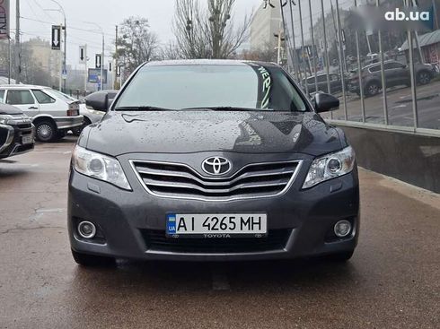 Toyota Camry 2010 - фото 3