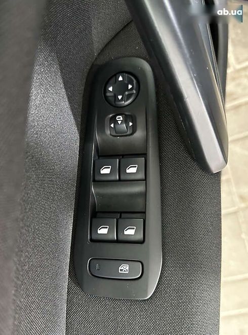 Peugeot 308 2018 - фото 9