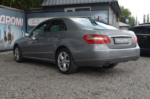 Mercedes-Benz E-Класс 2010 серый - фото 7