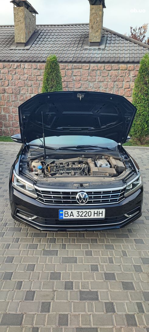 Volkswagen Passat 2018 черный - фото 18