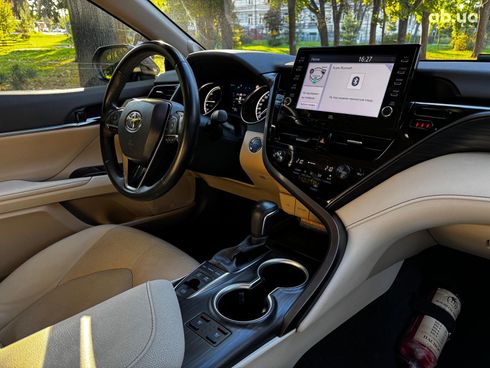 Toyota Camry 2022 черный - фото 41