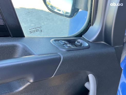 Renault Master 2017 синий - фото 19
