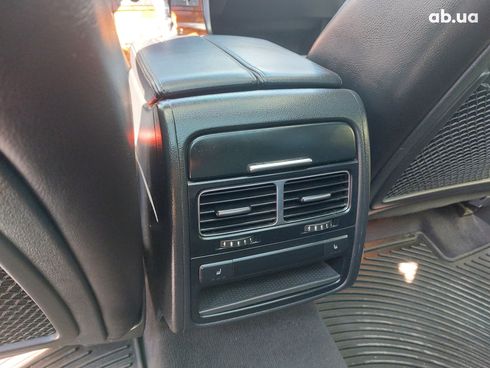 Volkswagen Touareg 2011 серебристый - фото 15