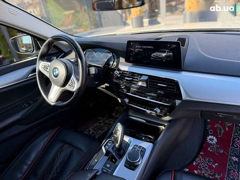 BMW 5 серия 2017 - фото 17