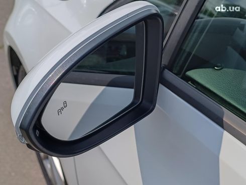 Volkswagen Golf 2019 белый - фото 28