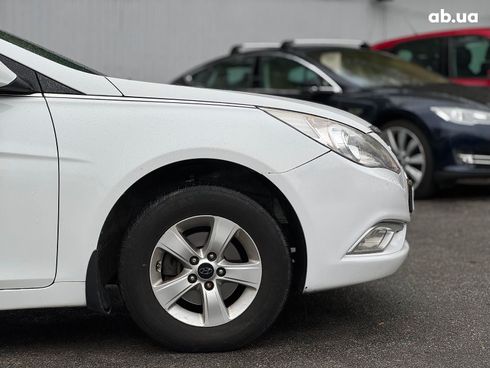 Hyundai Sonata 2015 белый - фото 38