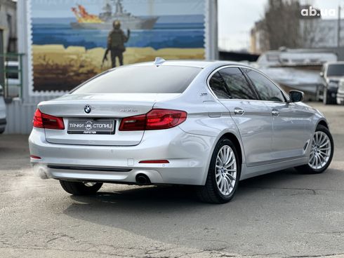 BMW 5 серия 2017 серый - фото 6