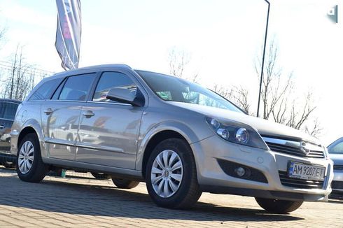 Opel Astra 2010 - фото 6