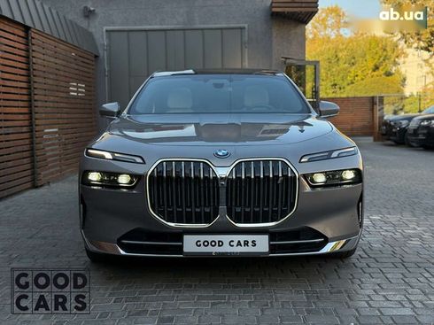BMW i7 2023 - фото 2