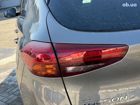 Hyundai Tucson 2020 серый - фото 13