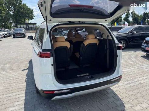 Kia Carnival 2021 - фото 8