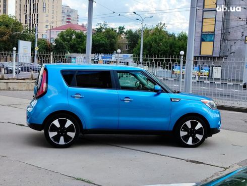 Kia Soul 2018 синий - фото 13