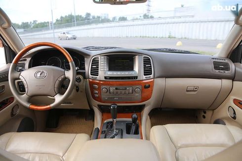 Lexus LX 2005 - фото 14