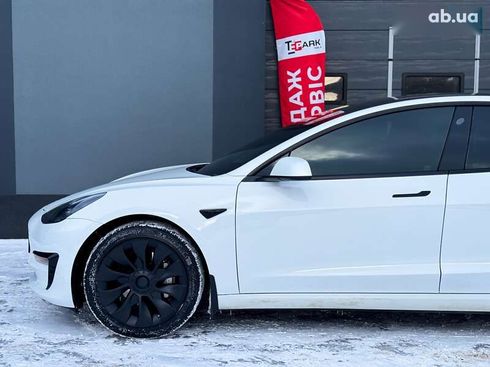 Tesla Model 3 2022 - фото 5