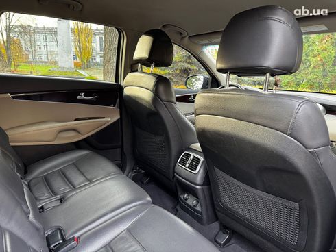 Kia Sorento 2017 черный - фото 30