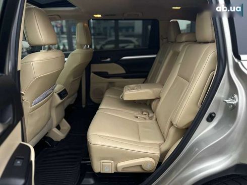 Toyota Highlander 2016 - фото 17