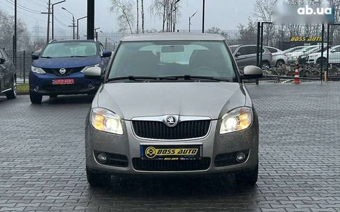 Skoda Fabia 2008 - фото 2