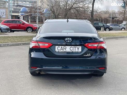 Toyota Camry 2020 - фото 7