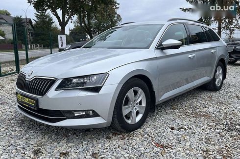 Skoda Superb 2019 - фото 3